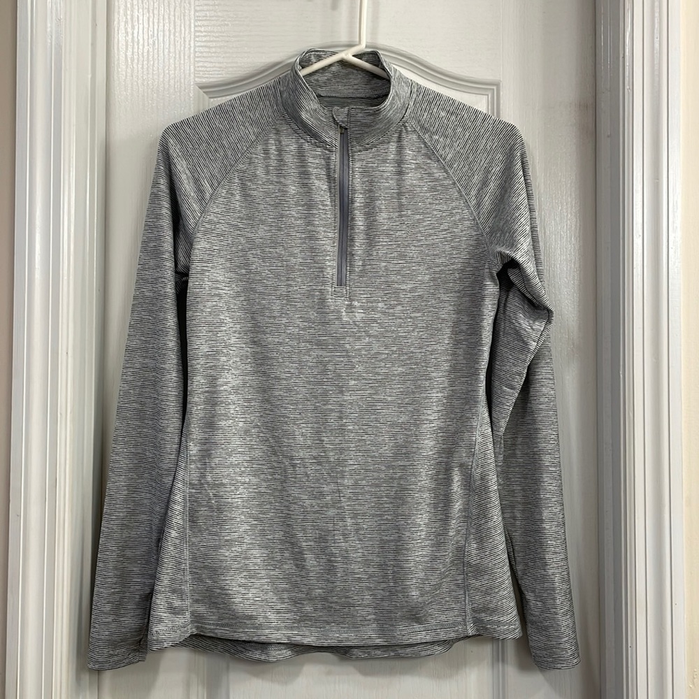 Lightweight Pullover.